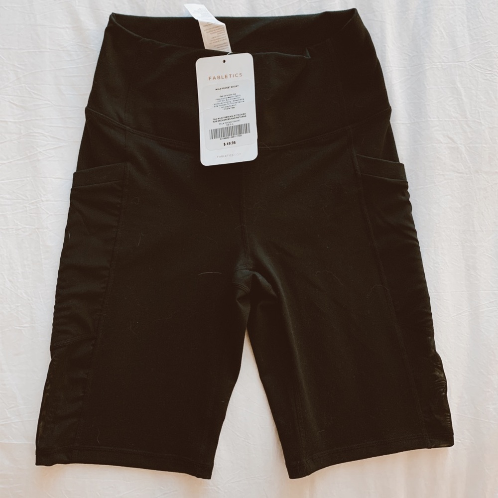 Black XS Fabletics Mila Pocket Short